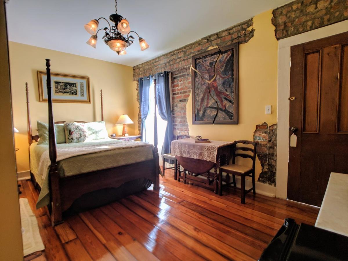 Parisian Courtyard Inn ニューオーリンズ エクステリア 写真