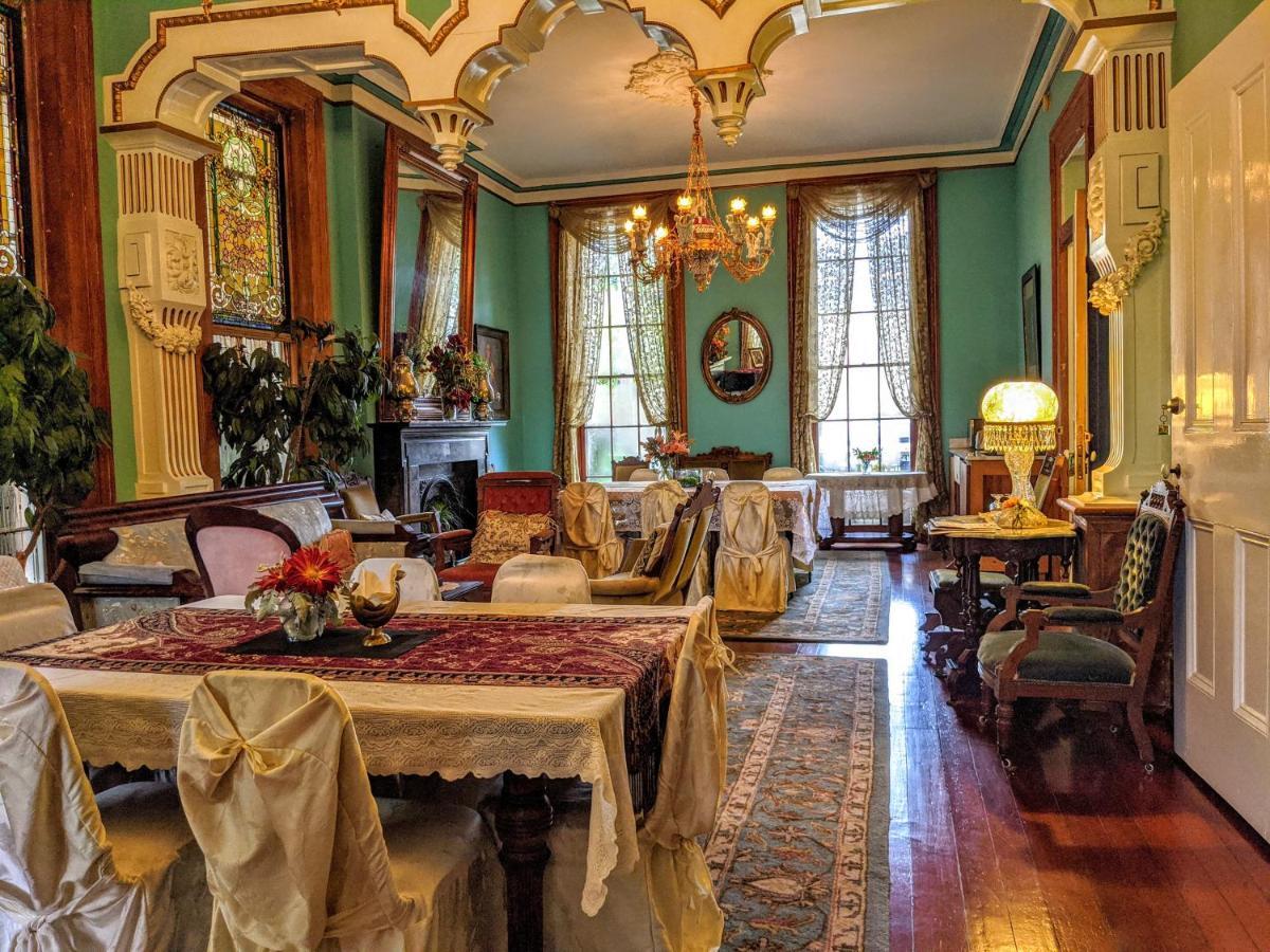 Parisian Courtyard Inn ニューオーリンズ エクステリア 写真