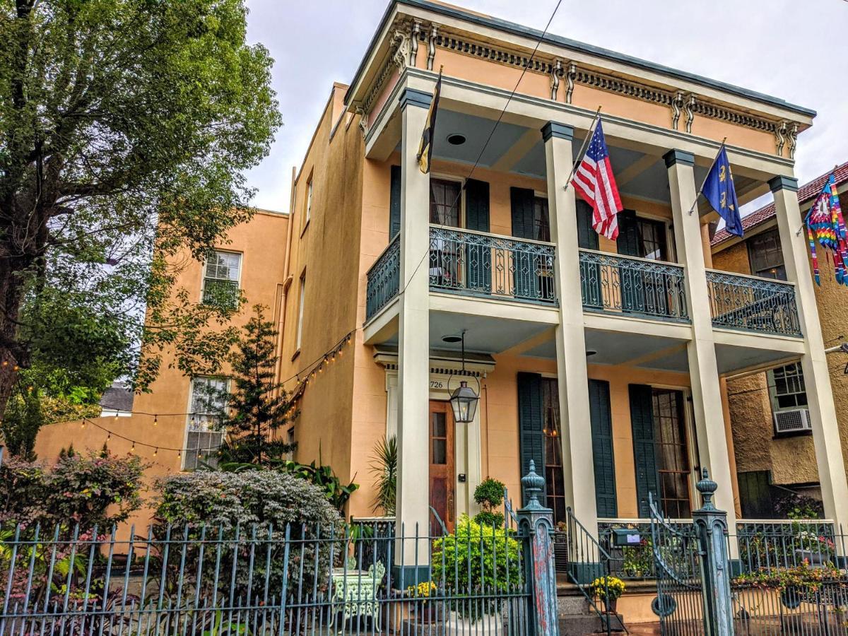 Parisian Courtyard Inn ニューオーリンズ エクステリア 写真