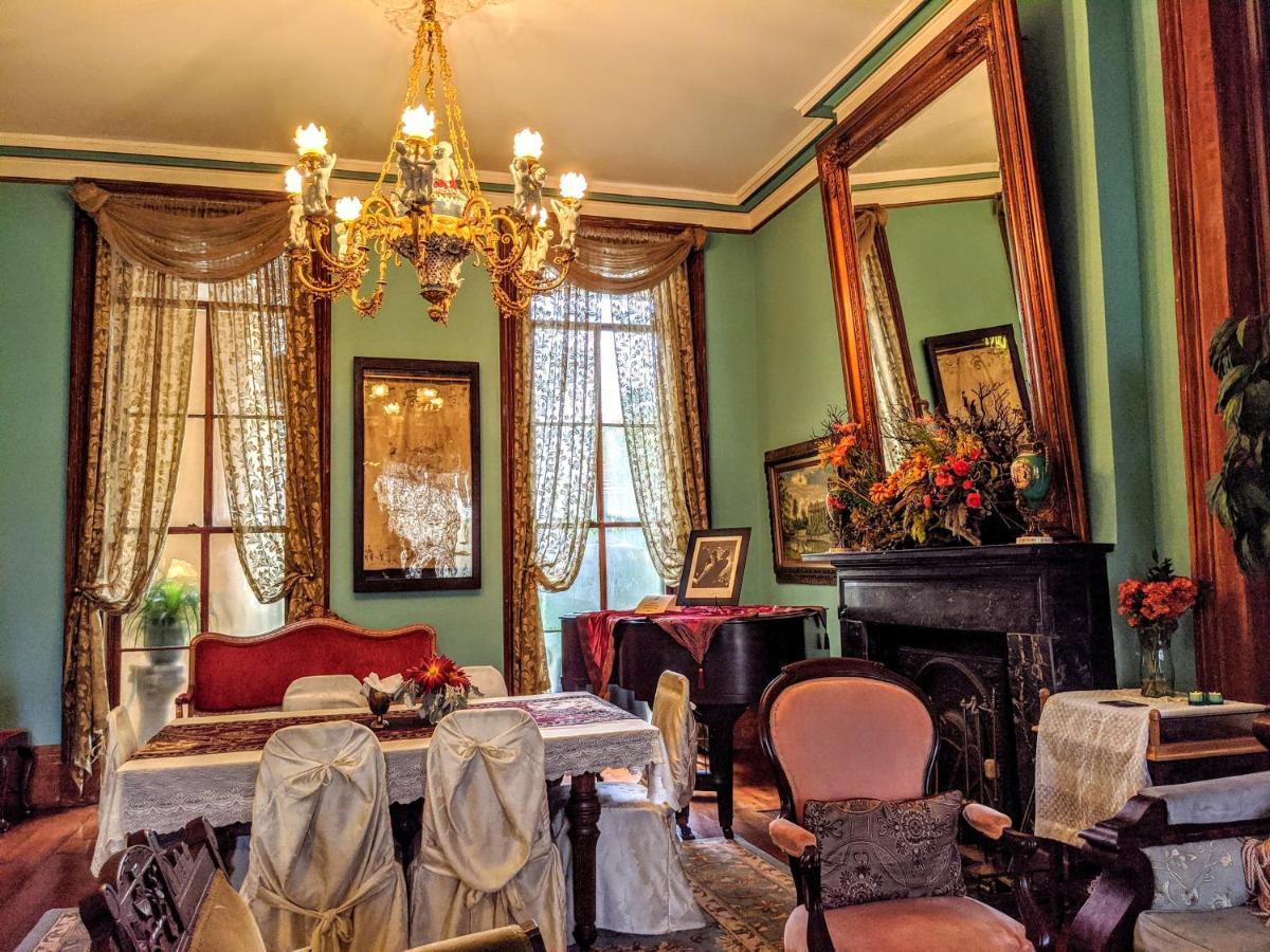 Parisian Courtyard Inn ニューオーリンズ エクステリア 写真